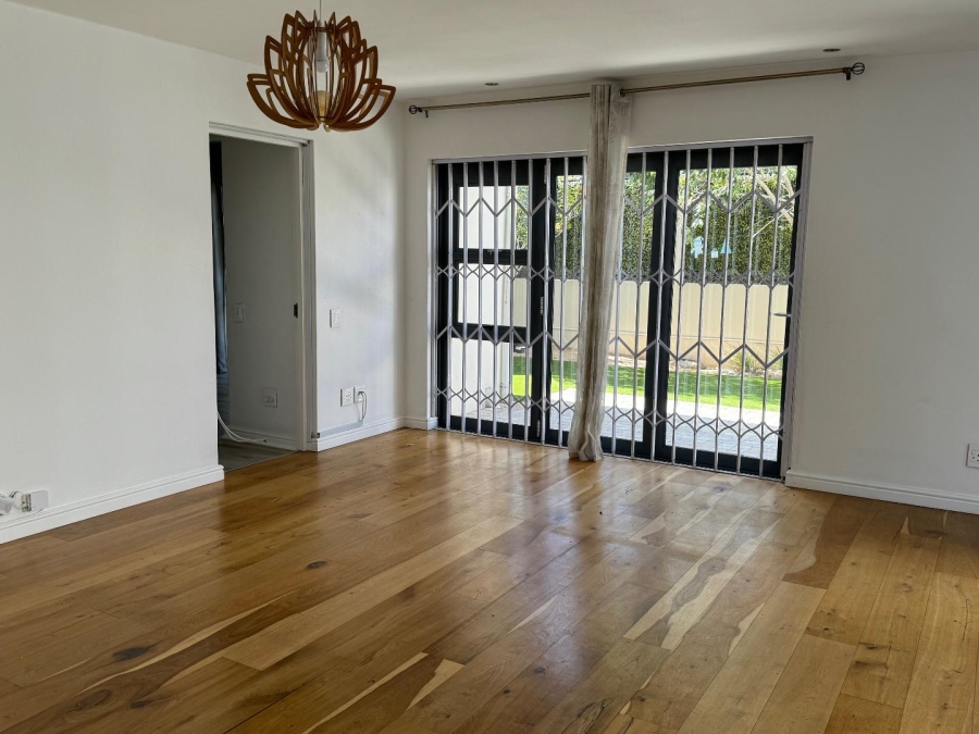 To Let 2 Bedroom Property for Rent in Vredehoek Western Cape